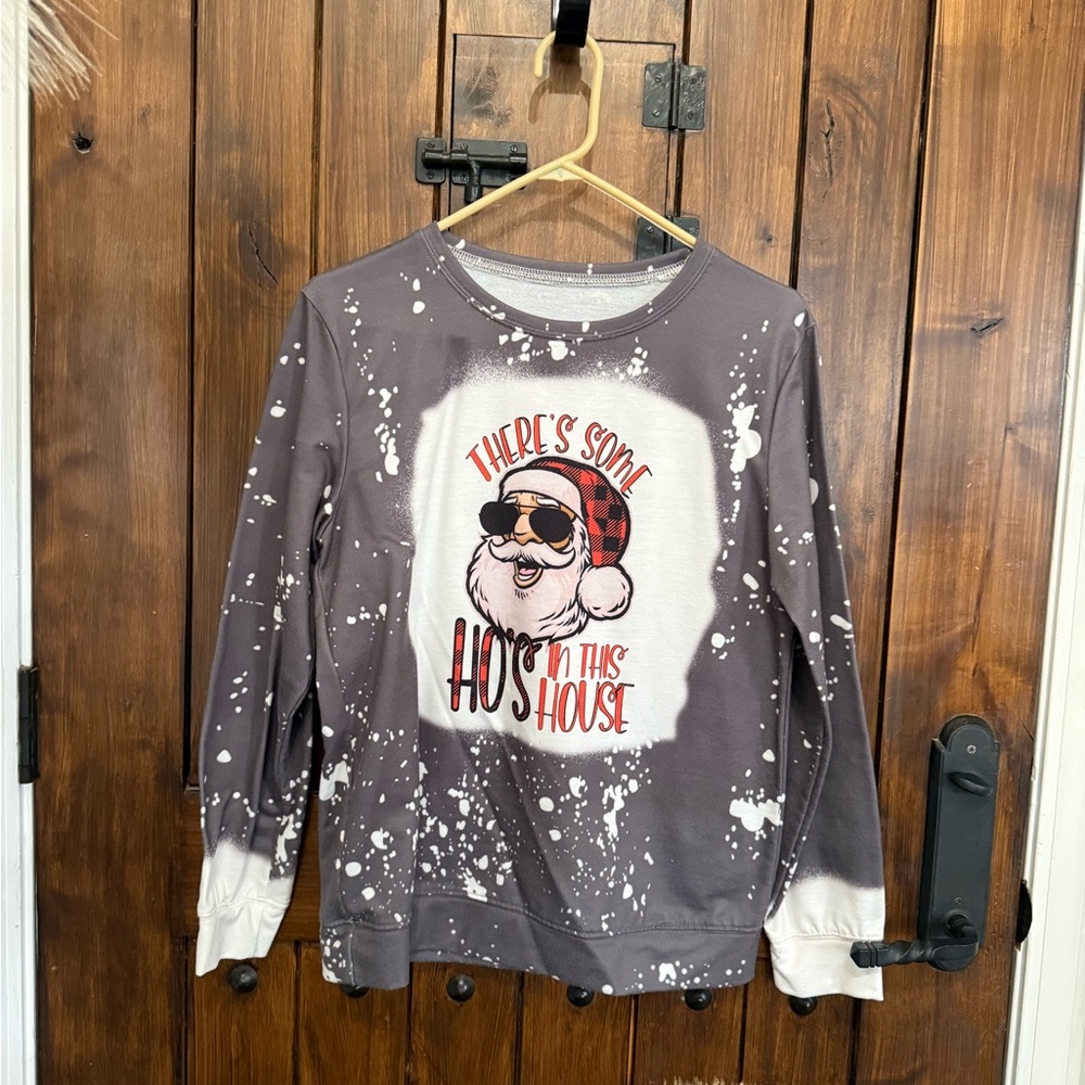 Gray Santa women’s Sweatshirt